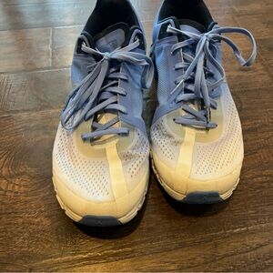 On Cloud Cloudflow Running Womens  Shoes W10